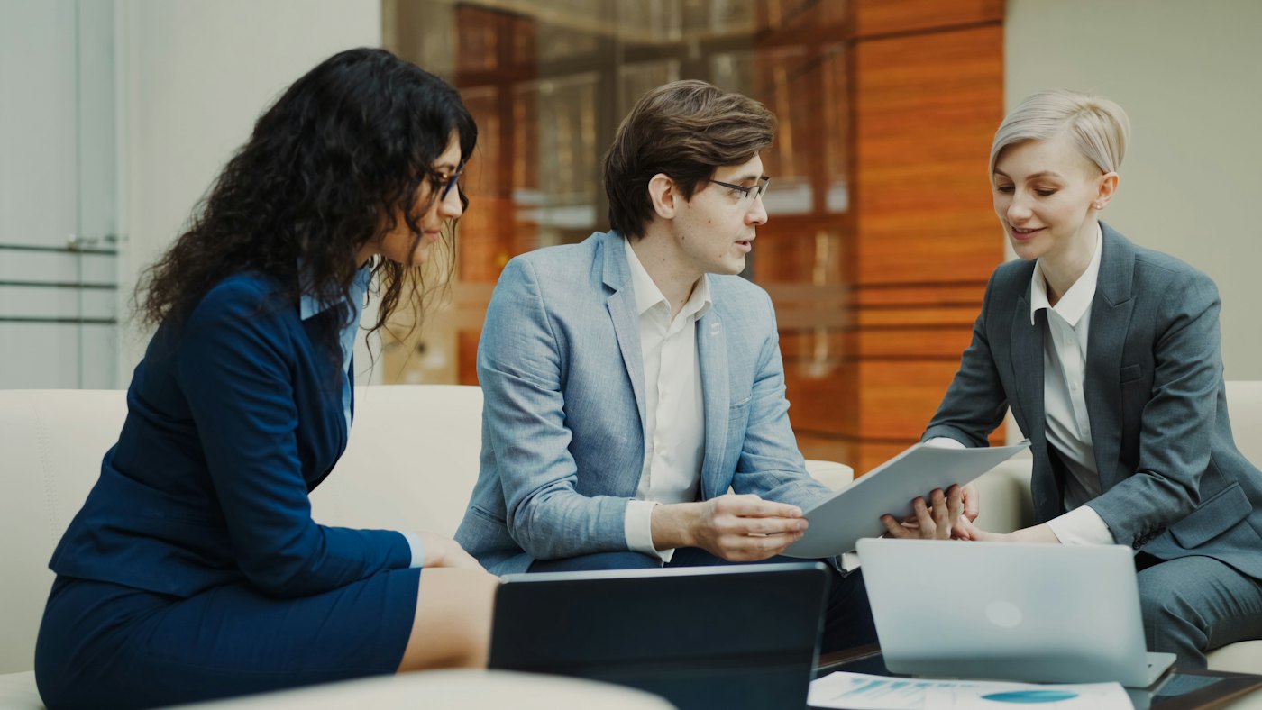 Reunión de trabajo con un empresario